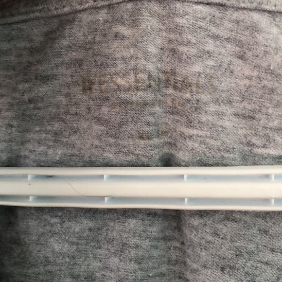 Essentials tee shirt, size small, grey with 4 birds. - Picture 2 of 2